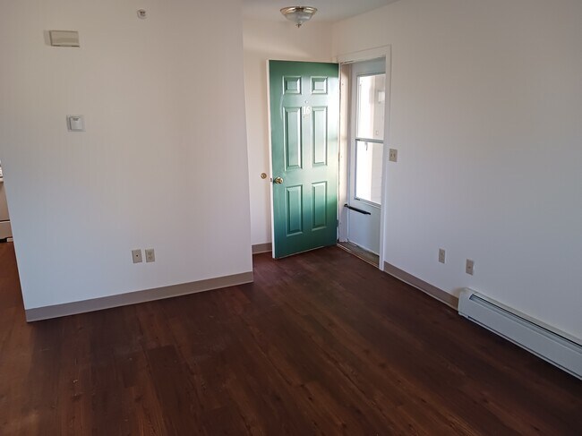 Living room - 51 Prospect Rdg Apartments Unit 16