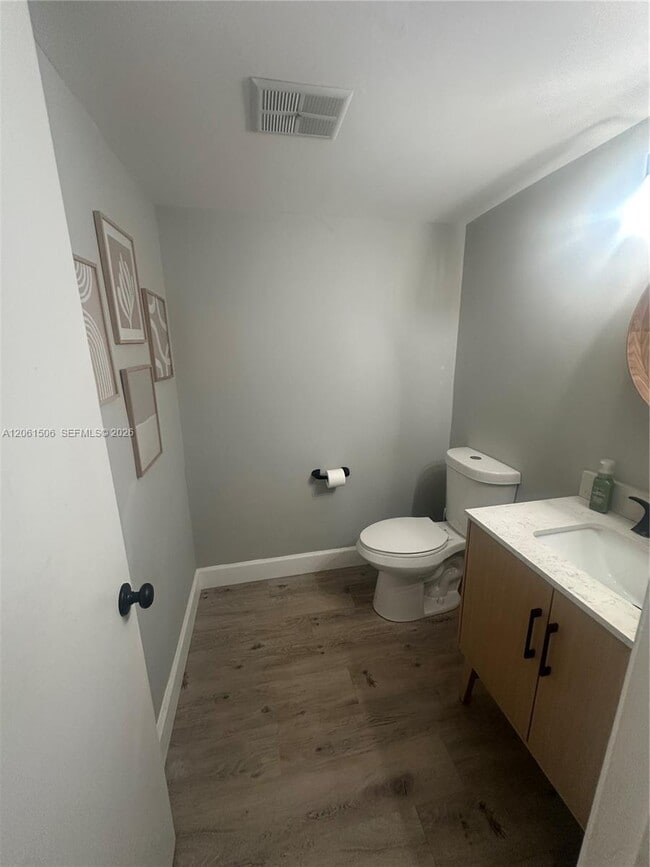 Photo - 62 Spinning Wheel Ln