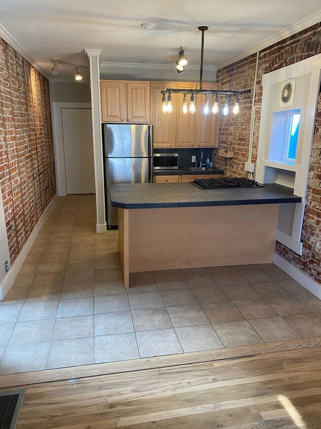 Photo - Cozy, charming 2 bedroom in Denver - Available June 1, 2026!