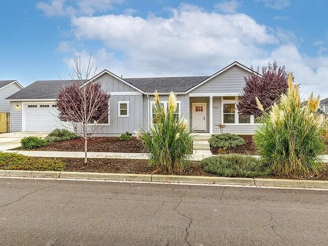 SINGLE LEVEL 3 BEDROOM/ UPGRADES W/ EASY M... - SINGLE LEVEL 3 BEDROOM/ UPGRADES W/ EASY M... House