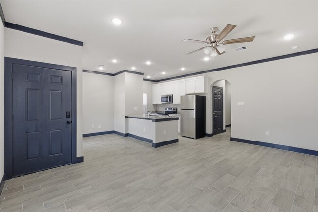 Photo - 9412 Crofton St