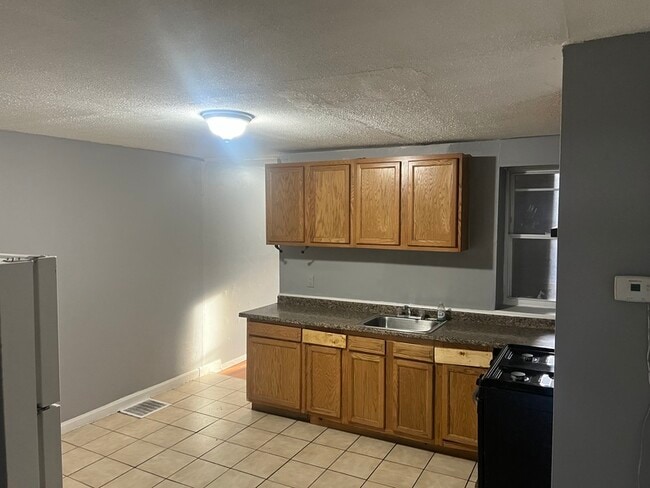 Building Photo - 257X McCulloh St Unit 1