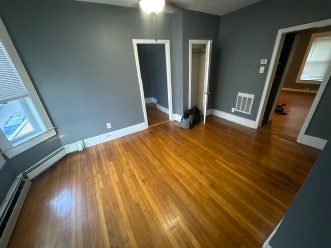 Building Photo - 62 Saint James St Unit 2