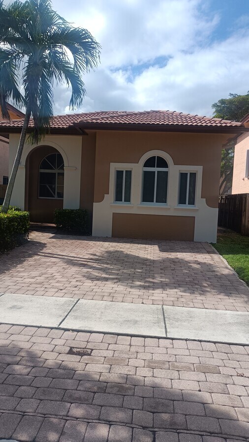 Photo - 4110 NE 11th Dr
