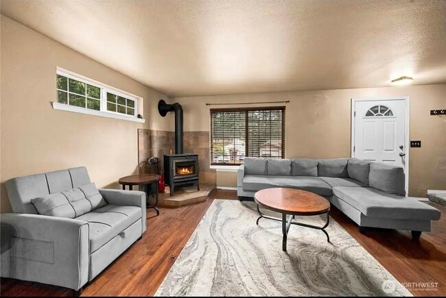 Photo - 7923 Incline Ct SE