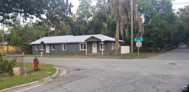 Building Photo - 1200 N St Unit A Rental