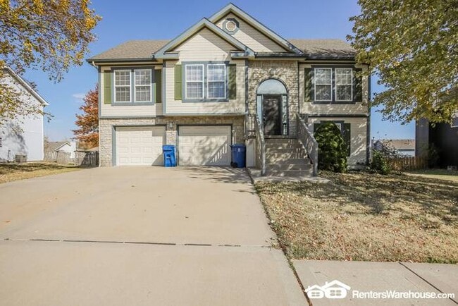 Beautiful 4 bed, 3 bath Home in Kearney! A... - Beautiful 4 bed, 3 bath Home in Kearney! A...