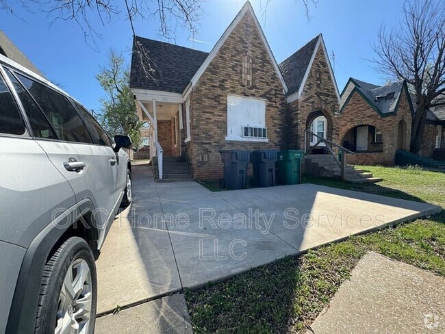 Building Photo - 2820 NW 23rd St Rental