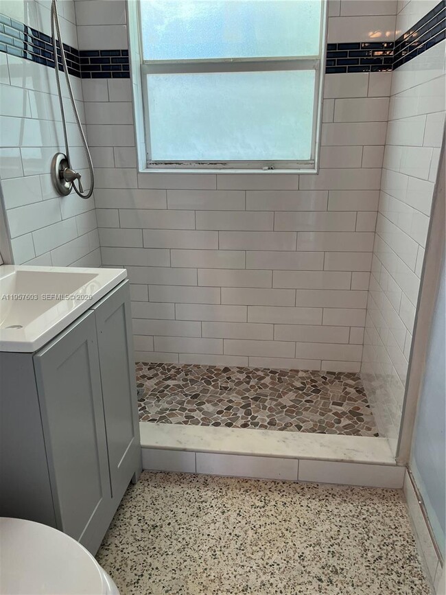 Photo - 1006 Casuarina Rd Unit 12