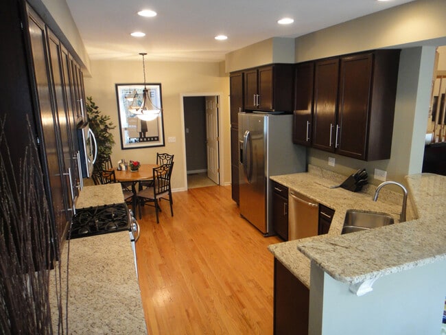 Photo - 504 Tamarack Dr