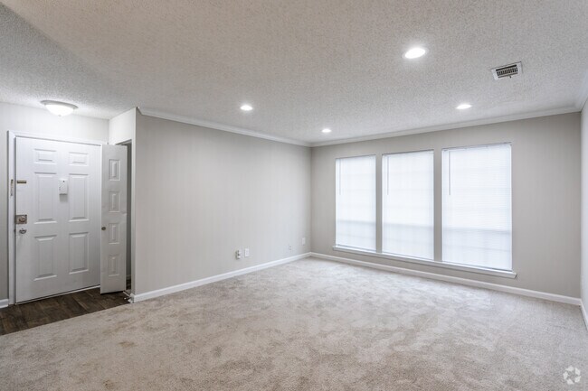 2BR, 2BA - 994 SF - Park Walk