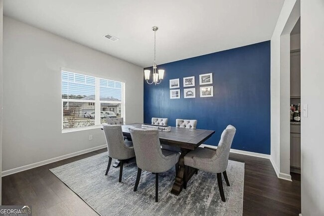 Photo - 933 Nandina Ln