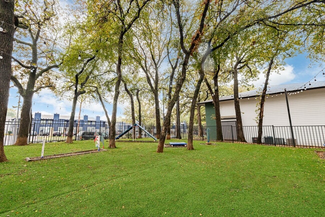 EXT-005_WashingtonApt_ExterAm_1225K7_XS - The Washington Apartment Homes