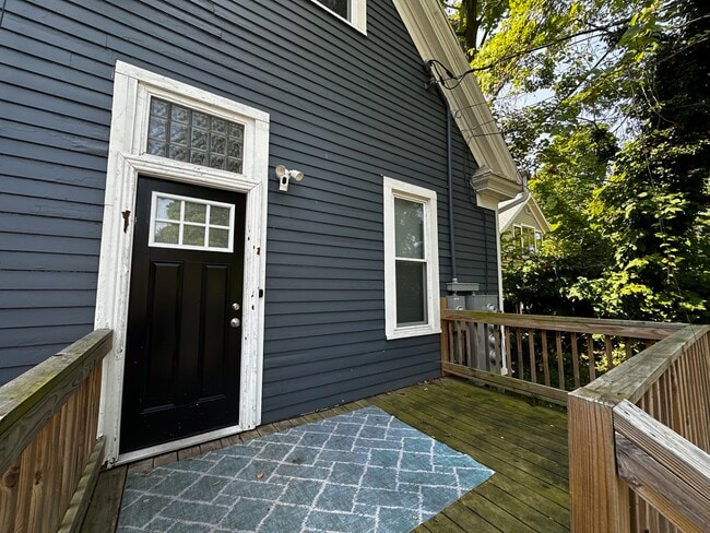 Building Photo - 39 W Balcom St Unit 2 Rental