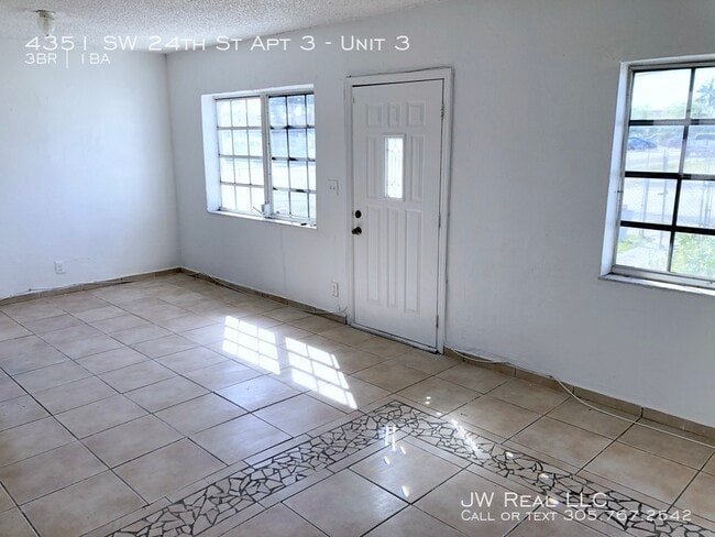 Photo - 4351 SW 24th St Unit 3