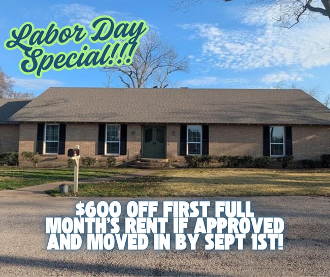 Building Photo - ***LABOR DAY SPECIAL! $600 OFF FIRST FULL ... Rental