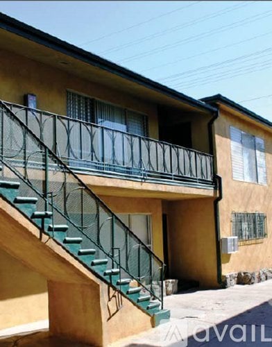 Building Photo - 1935 Obama Blvd Unit 4