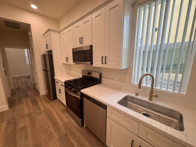 Photo - 1015 W 21st St