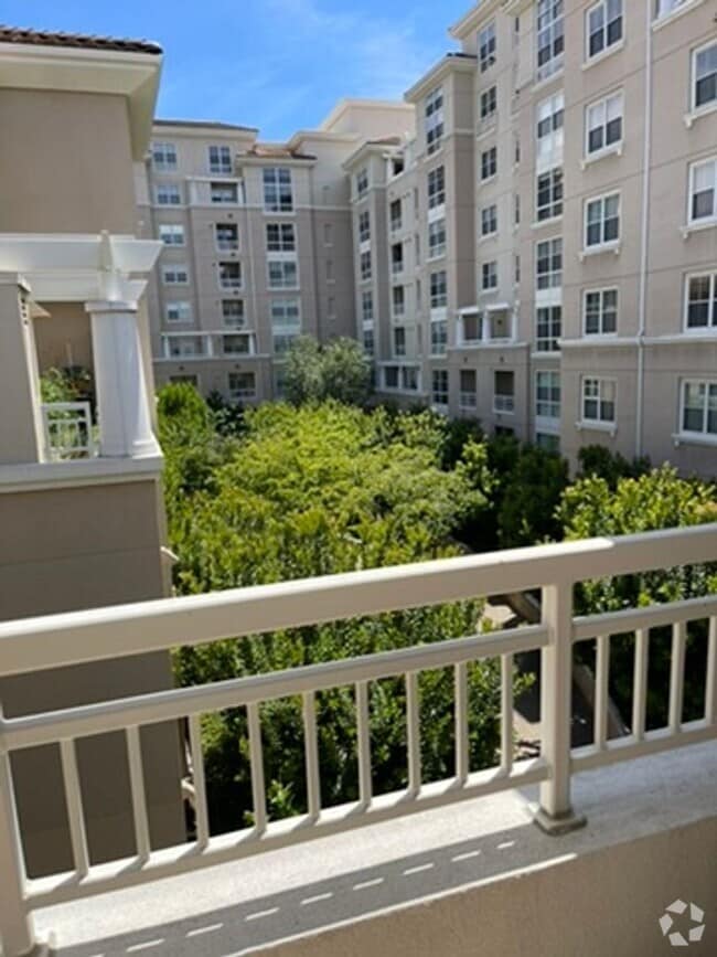 Building Photo - Fabulous Montebello condo, walk/bike to Ap... Unit 2305