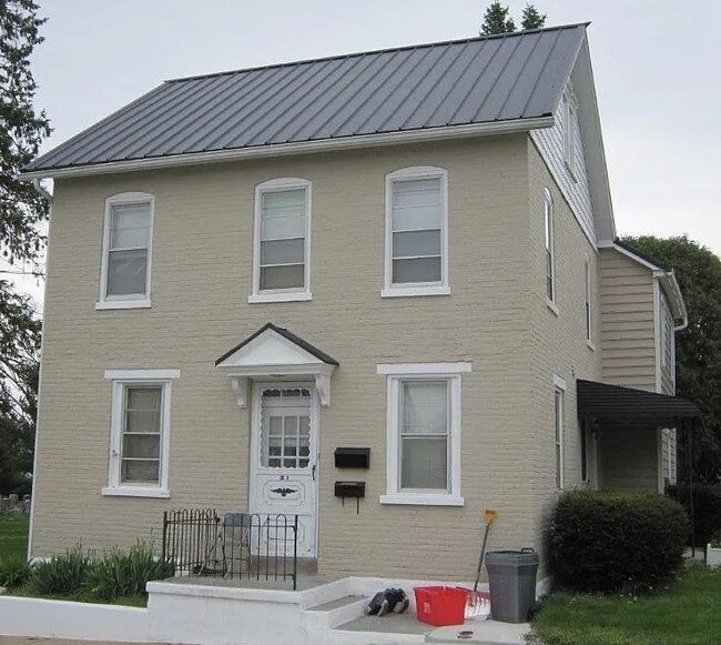 Photo - 445 Main St Unidad B