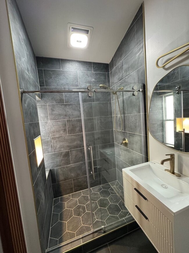 Photo - 241 Main St Unidad 3