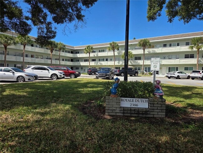 Photo - 2386 Sumatran Way Unit 14