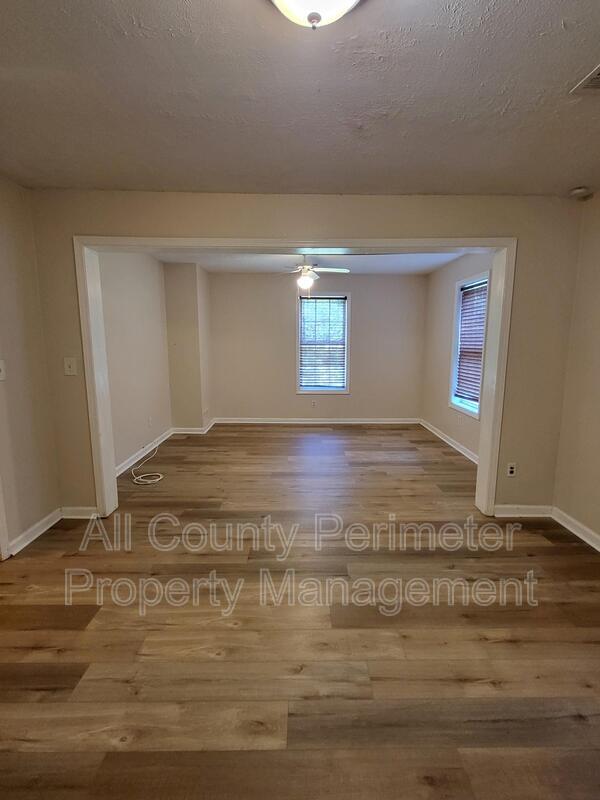 Photo - 556 Creekstone Dr