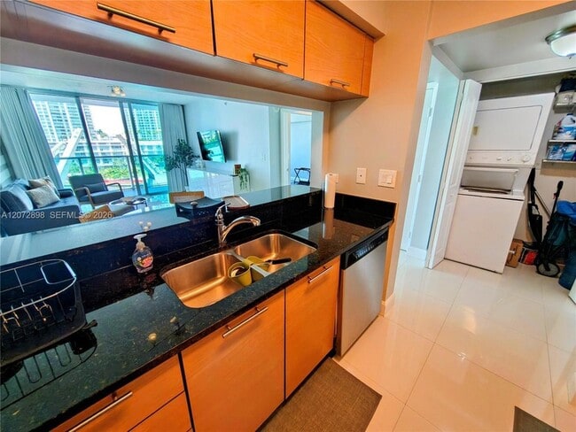 Photo - 31 SE 5th St Unidad 909