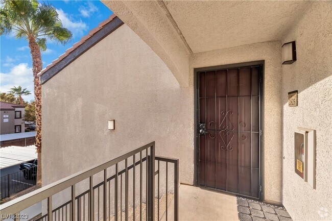 Building Photo - 950 Seven Hills Dr Unit 2825 Rental