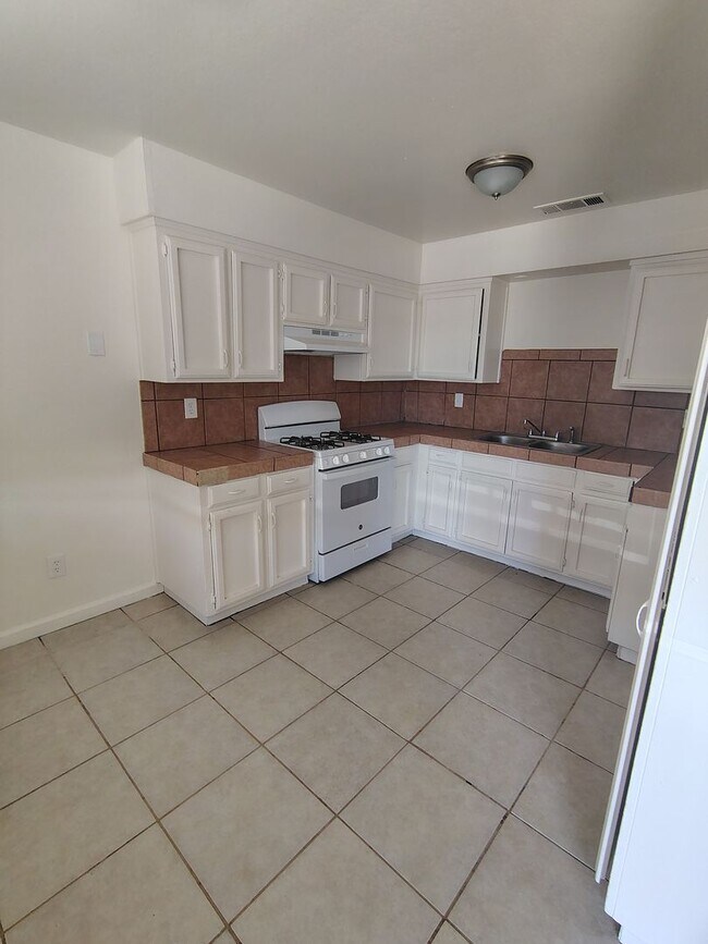 Photo - 2 Bed / 1 Bath – Gated Unit with Private Patio | Bakersfield Unit A