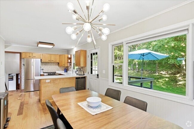 Building Photo - 275 Hillvale Rd Rental