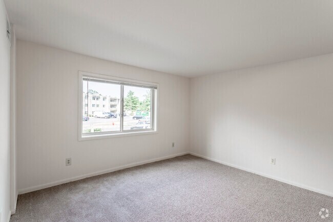 1 BR, 1 BA - 685 SF