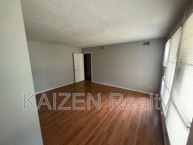 Photo - 151 N Belvedere Blvd Unit 10