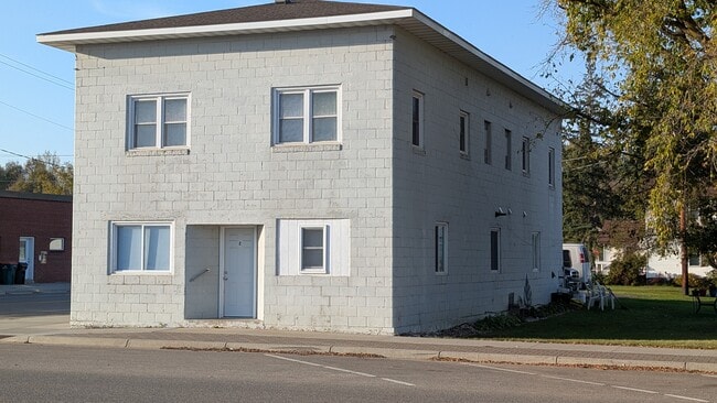 Photo - 221 Main St E Unidad 2