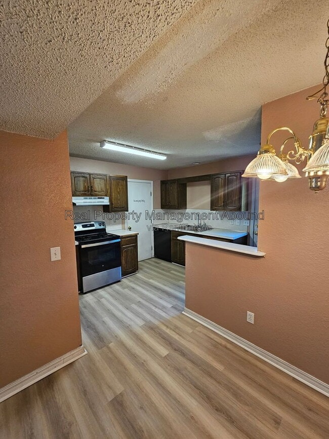 Photo - 8011 N 117th E Ave