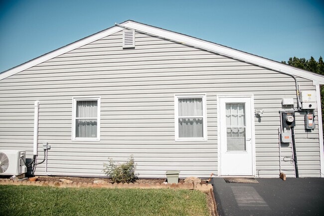 Photo - 506 Circle Dr