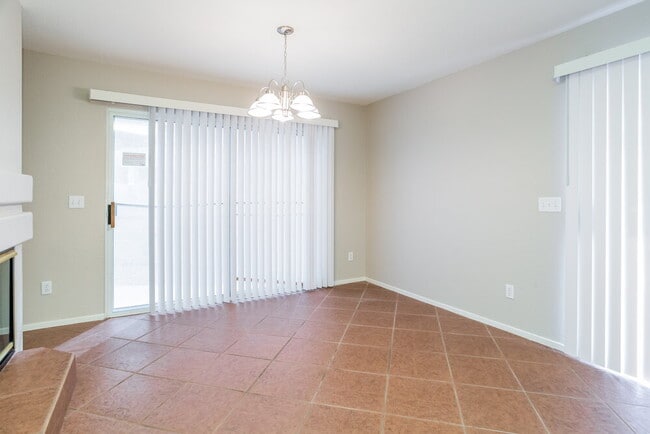 Photo - 3307 Epson St