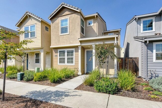 Building Photo - 3 Bed 2.5 Bath 2 Car Garage in Natomas