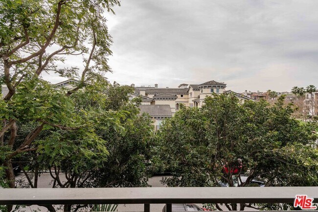 Photo - 6400 Crescent Prk E Unit 305