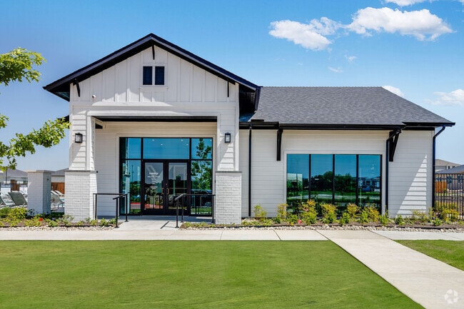 Building Photo - Yardly Stoneridge Rental
