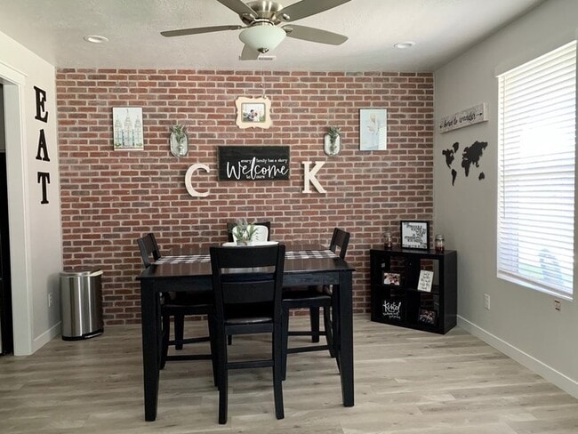 Photo - 774 Midtown Ln