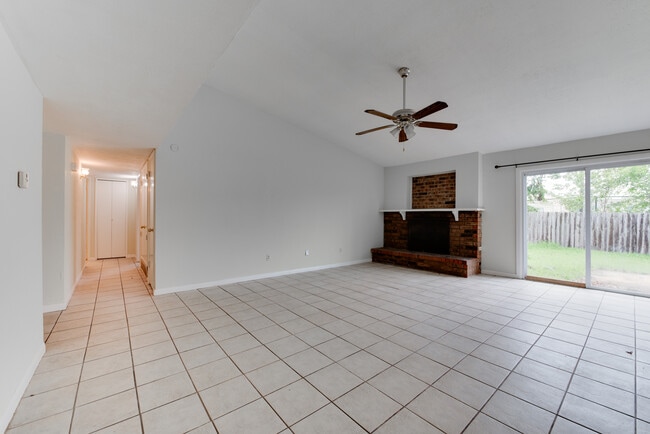 Photo - 15702 Mendocino Dr