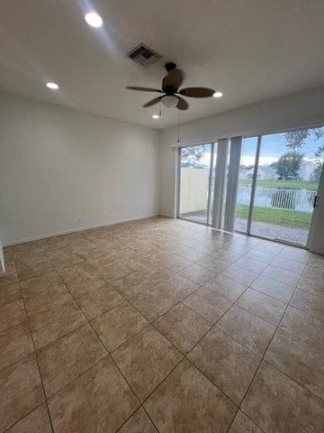 Photo - 130 Newberry Ln