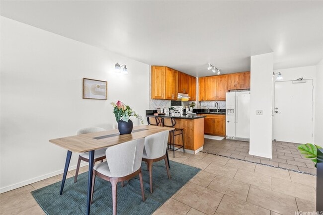 Photo - 2474 Kapiolani Blvd