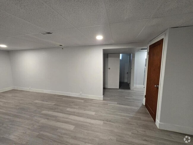 Building Photo - 1836 Clark Ave Rental