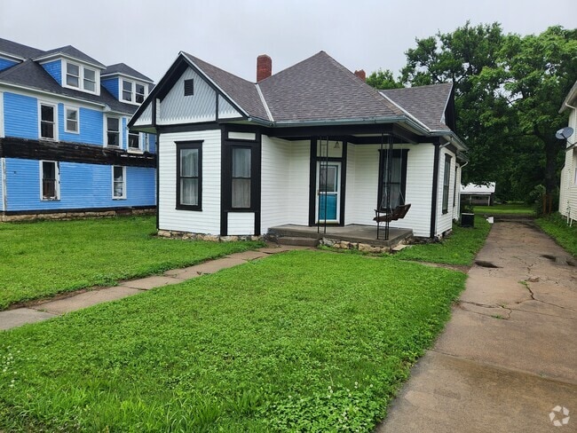 Building Photo - 218 W Main St Rental
