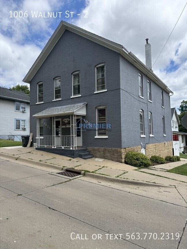 Building Photo - 1006 Walnut St Unit 2