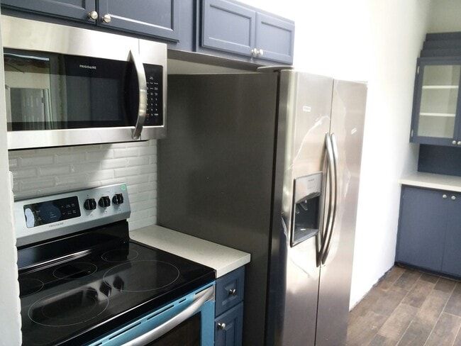 Building Photo - 74975 Serrano Dr