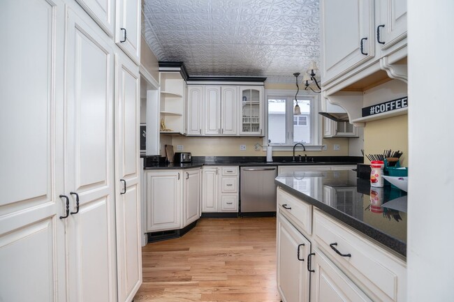 Photo - 308 Ballston Ave