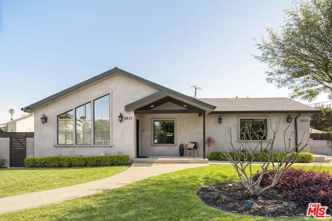 Photo - 5637 W 83rd St (Los Angeles, CA)